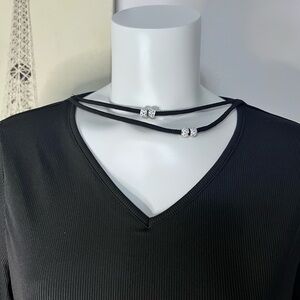 SHEIN Elegant Black Necklace with Silver Accents